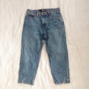 BDG Straight Cropped Jeans